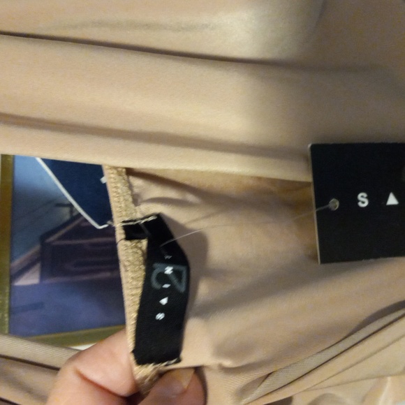 Nwt backless dress - Picture 2 of 4